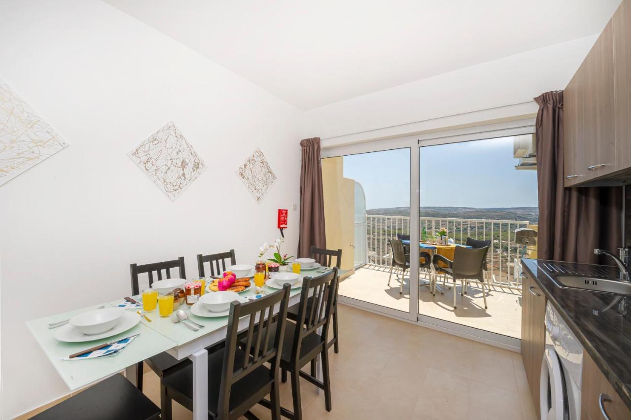 Summer Breeze Apartment With Panoramic Terrace - By Getawaysmalta Mellieha Exterior foto