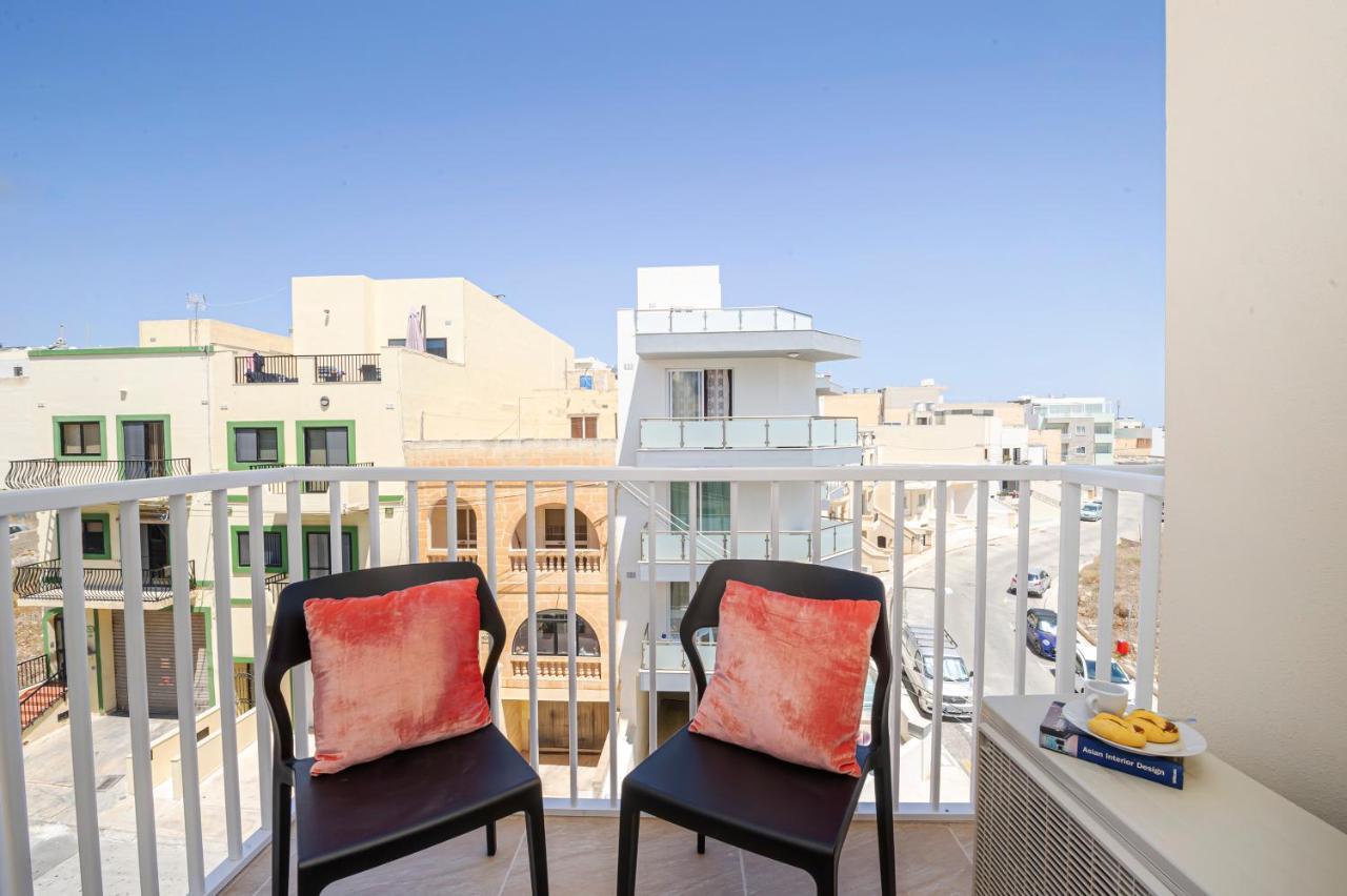 Summer Breeze Apartment With Panoramic Terrace - By Getawaysmalta Mellieha Exterior foto